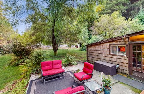 Trinidad House | Peaceful Creekside