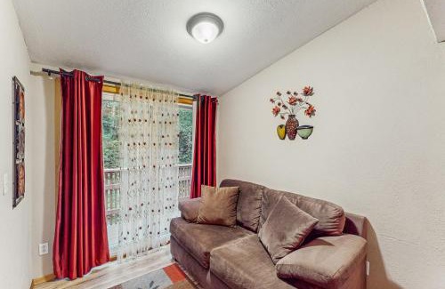 Trinidad House | Peaceful Creekside