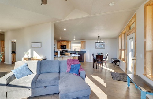 Harvard Cottage | Peaceful Deary Vacation Rental w/Deck & Views!