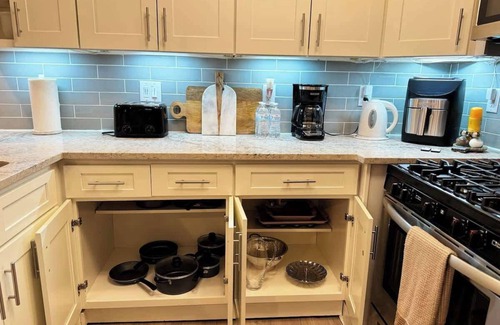 Clarksville Apartment | Peaceful Downtown Stay Near Restaurants