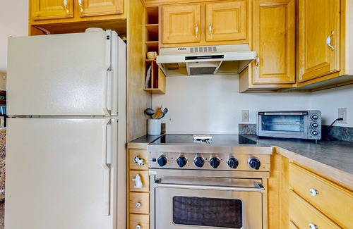 Manchester Center Apartment | Peaceful farm stay with mountain views, sunny patio, & firepit - near skiing