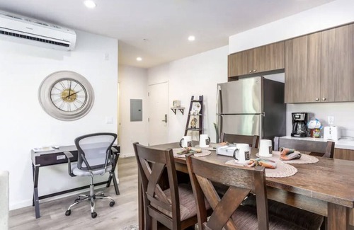 Pico-Union Apartment | Peaceful Getaway in the Heart of K-Town 2B+2B