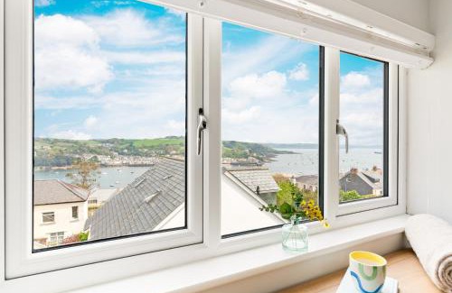 Mylor Churchtown House | Peaceful harbour view with private parking