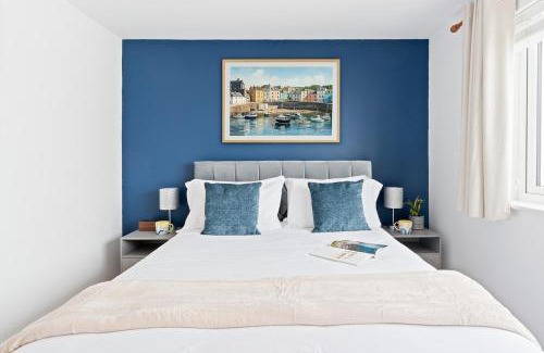 Mylor Churchtown House | Peaceful harbour view with private parking