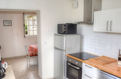 Luynes Cottage | Peaceful holiday home with heated pool, near Loire castles