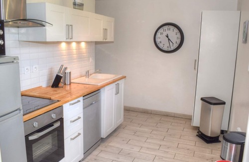 Luynes Cottage | Peaceful holiday home with heated pool, near Loire castles