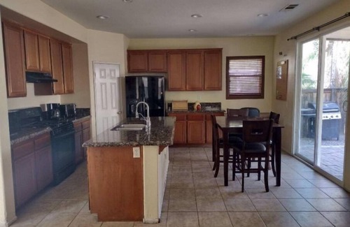 Corona House | Peaceful Home in quiet community