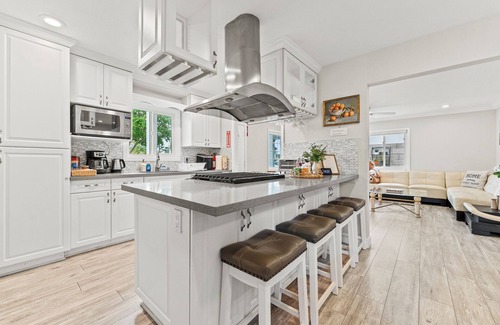 Huntington Beach House | Peaceful Home for Big Family 4Bed 2Bath 7Mins to Beach & Near Disneyland