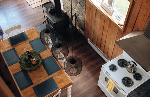 Saint-Calixte Ski Chalet | Peaceful Lakeside Escape with Spa and Kayak Fun