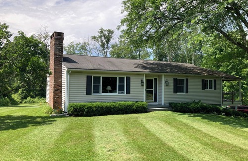 Lakeville House | Peaceful Lakeville Retreat Located Within Minutes to Local Schools & Summer Fun