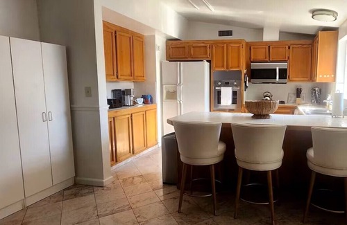 Duarte House | Peaceful Little Gem: 4-bedrooms in Duarte Near City of Hope