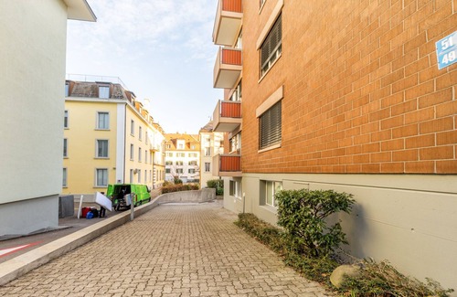 Enge Apartment | Peaceful living in the city of Zürich