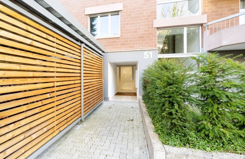 Enge Apartment | Peaceful living in the city of Zürich