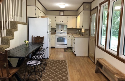 Scottsboro House | Peaceful Lodge, private drive, 2 boat garage, near launch on Lake Guntersville