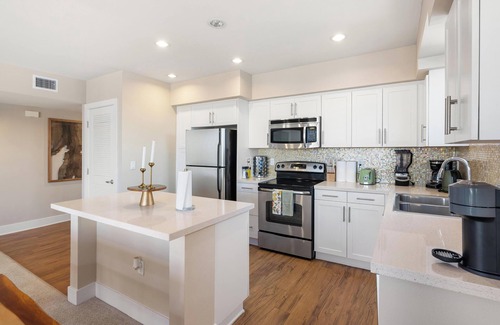 Marina del Rey Apartment | Peaceful Marina Hideaway Walk to Beach & Boats