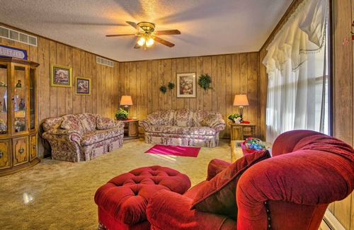 Cole Camp House | Peaceful Missouri Home, 25 Mi to Truman Lake!