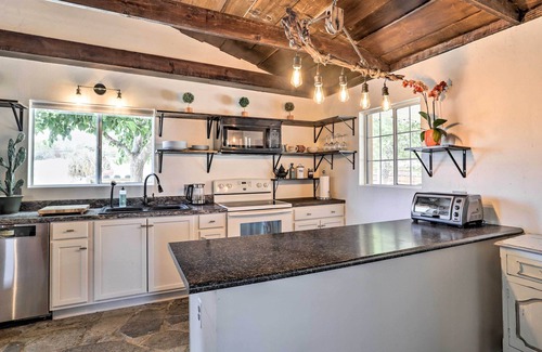 Morongo Valley Cabin | Peaceful Morongo Valley Home: 22 Mi to Joshua Tree