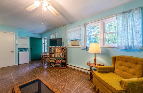 Lake Junaluska House | Peaceful mountain lake retreat with free WiFi and private patio