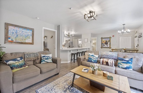 Breckenridge Condo | Peaceful Mountain Paradise- Located Directly Between Breck + Frisco!