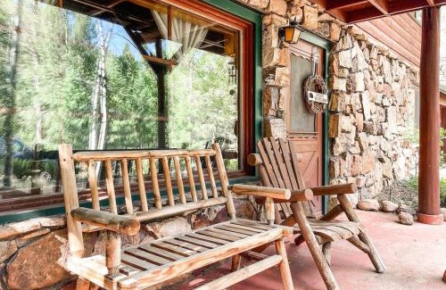 Cascade-Chipita Park House | Peaceful Mountainside Cabin Retreat