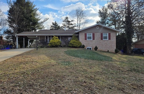 Colesville House | Peaceful One-Level Getaway in Silver Spring – Perfect for Elder Guests