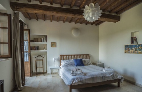 Siena House | Peaceful Panoramic Paradise 5 min to Siena's Centre-1 of 3 Apartments - Sleeps 4