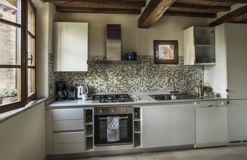 Siena House | Peaceful Panoramic Paradise 5 min to Siena's Centre-1 of 3 Apartments - Sleeps 4