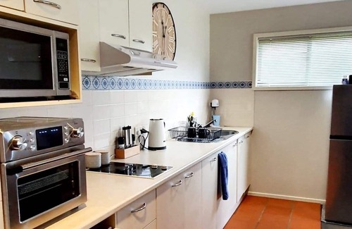 Salamander Bay Villa | Peaceful Paradise - golfers delight quiet well appointed villa