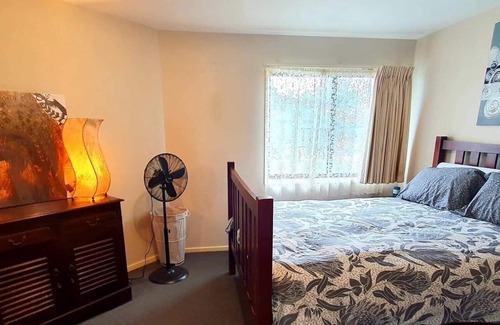 Salamander Bay Villa | Peaceful Paradise - golfers delight quiet well appointed villa