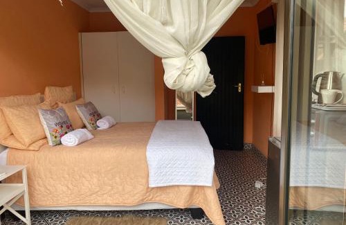 Hartbeespoort Villa | Peaceful picturesque Pecanwood