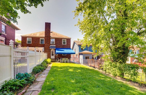 Squirrel Hill South Apartment | Peaceful Pittsburgh Townhome w/Large Yard