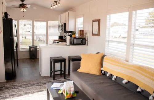 Archie Villa | Peaceful Pondside Stay