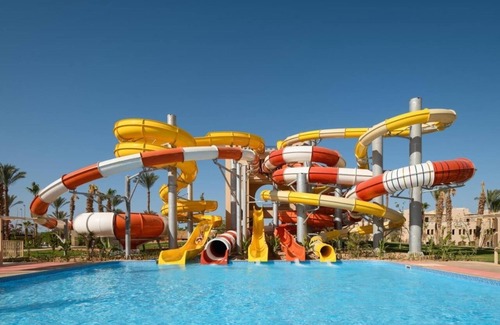 Sharm El Sheikh Resort | Peaceful Poolside Retreat – Ideal for Family Beach Adventures