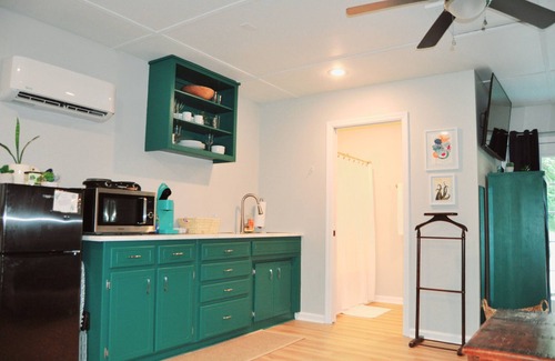 Valdosta Apartment | Peaceful Poolside Guesthouse just off I75