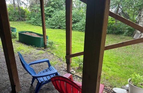 Spenard House | Peaceful Property near Airport and Downtown