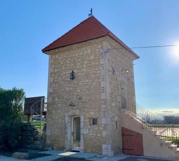 Fourques House | Peaceful Provence - modern countryside tower