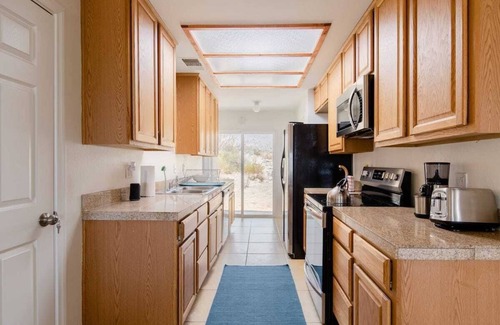 Morongo Valley Other | Peaceful Ranch House on 10 Acres! Hot Tub/Mountain Views