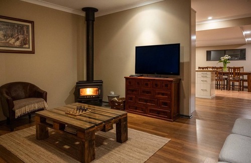 Seddon Other | Peaceful renovated farmhouse in the middle of Kangaroo Island