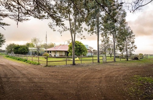 Seddon Other | Peaceful renovated farmhouse in the middle of Kangaroo Island