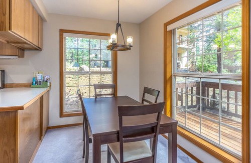 Three Rivers House | Peaceful Retreat, Hot Tub, Wood Fireplace, Partial A/C, Free WiFi - WAGO85