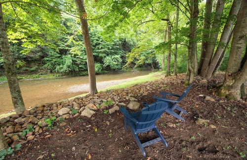 Glace House | Peaceful Retreat on Potts Creek. Pet Friendly!