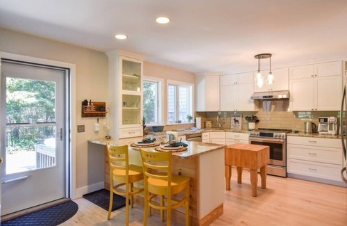 Wellfleet House | Peaceful retreat plus Dog Friendly!
