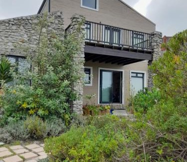 Betty's Bay Apartment | Peaceful Seaside Cottage, Betty's Bay Accommodation