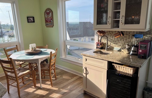 South Bowers House | Peaceful South Bowers Beach Pink Firehouse near DE Turf with amazing views