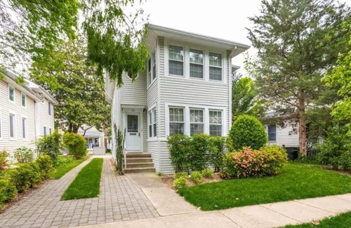 Potomac West Apartment | Peaceful Spacious 1BR w Sunroom! - mins to metro