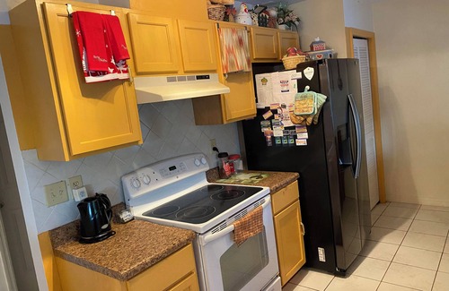 Poinciana House | Peaceful Stay at Grandma’s Home