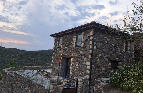 Karaburun Apartment | Peaceful Stone House with Nature View in Karaburun