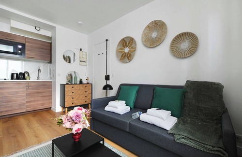 17th Arrondissement Apartment | Peaceful Studio -2P- Moulin Rouge