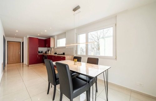 Safenwil House | Peaceful Swiss Retreat | Parking + Private Balcony + Hi-Speed WiFi