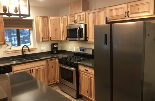 Kalifornsky House | Peaceful unit on beautiful wooded Lot. Minutes to Kenai, Soldotna & Kasiloff.